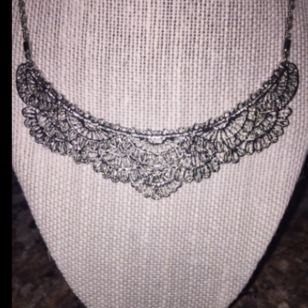 Chloe and Isabel Queens Lace necklace